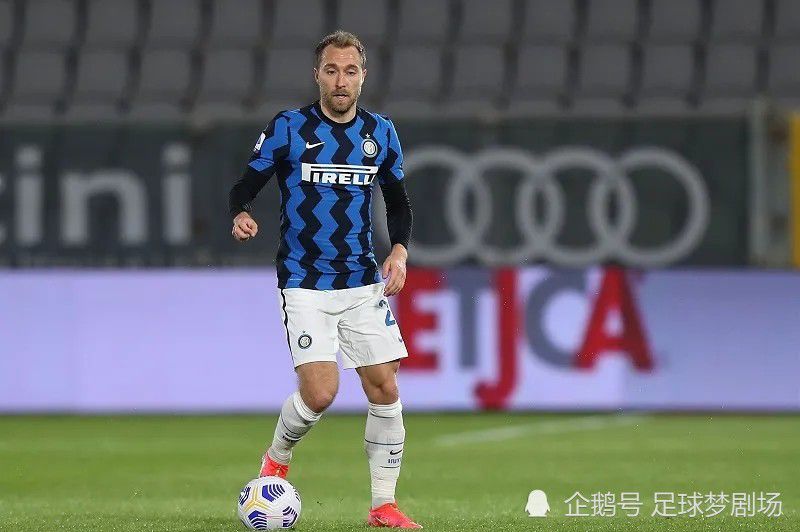一个男孩子顶哭男孩子